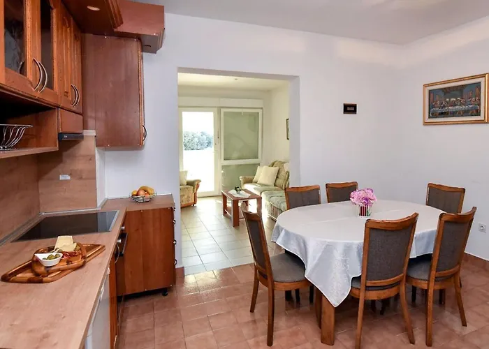 Apartment Near Sea *