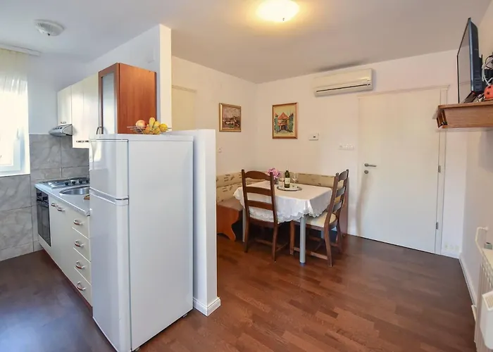 Apartment Near Sea Mandre