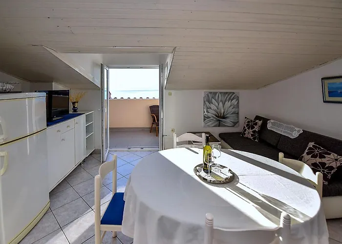 Apartment Near Sea *