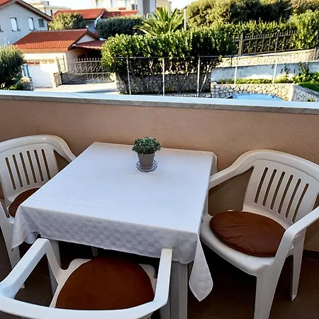 Near Sea Apartman