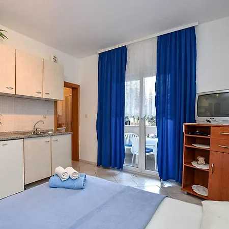 Near Sea Apartman