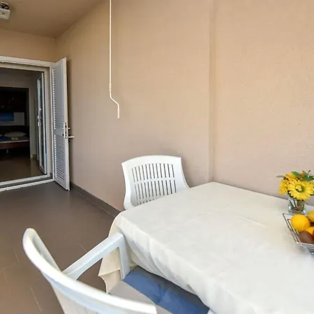 Near Sea Apartman