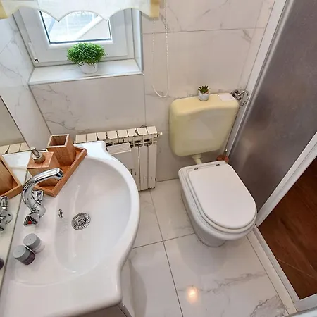 Apartman Near Sea *