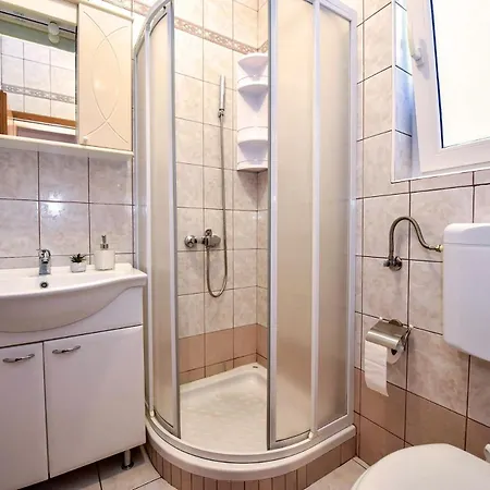 Near Sea Apartman *