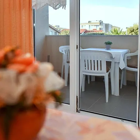 Near Sea Apartman *