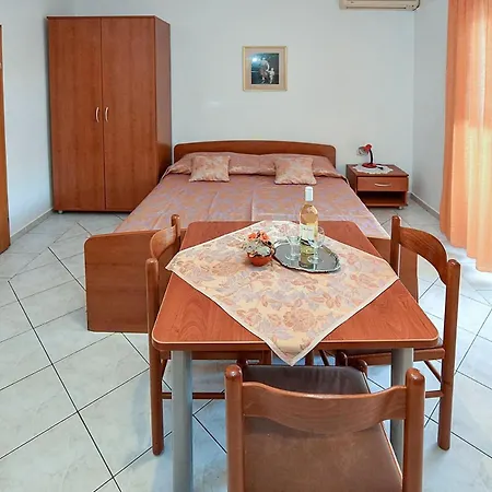 Apartman Near Sea *
